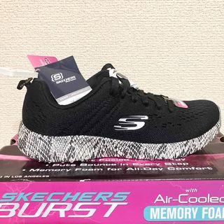 SKECHERS - ☆新品☆スケッチャーズ スニーカー 24.5 MEMORY FORM 黒白