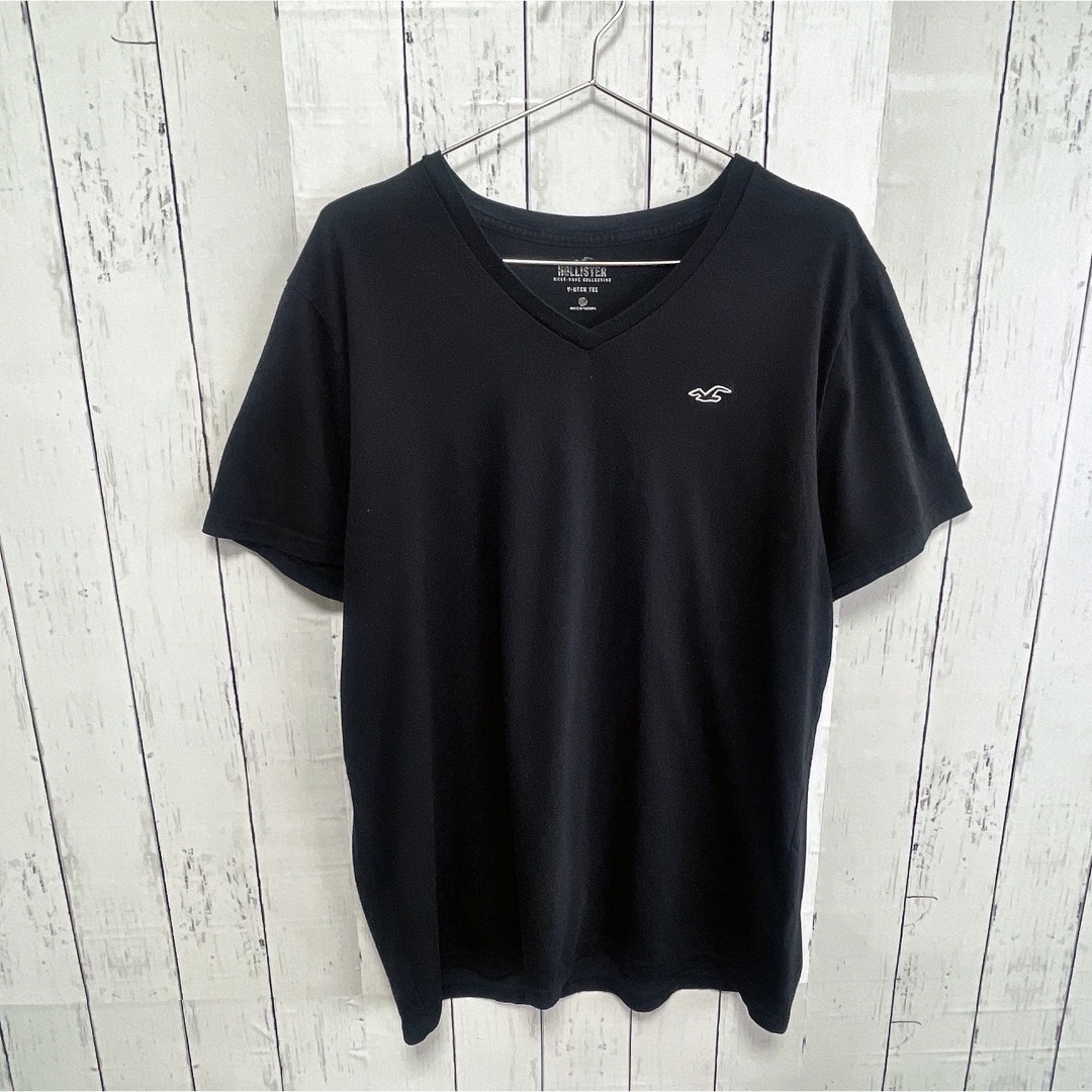 Hollister(ホリスター)のHOLLISTER　Tシャツ　Vネック　ブラック　ワンポイント　ロゴ　USA古着 メンズのトップス(Tシャツ/カットソー(半袖/袖なし))の商品写真