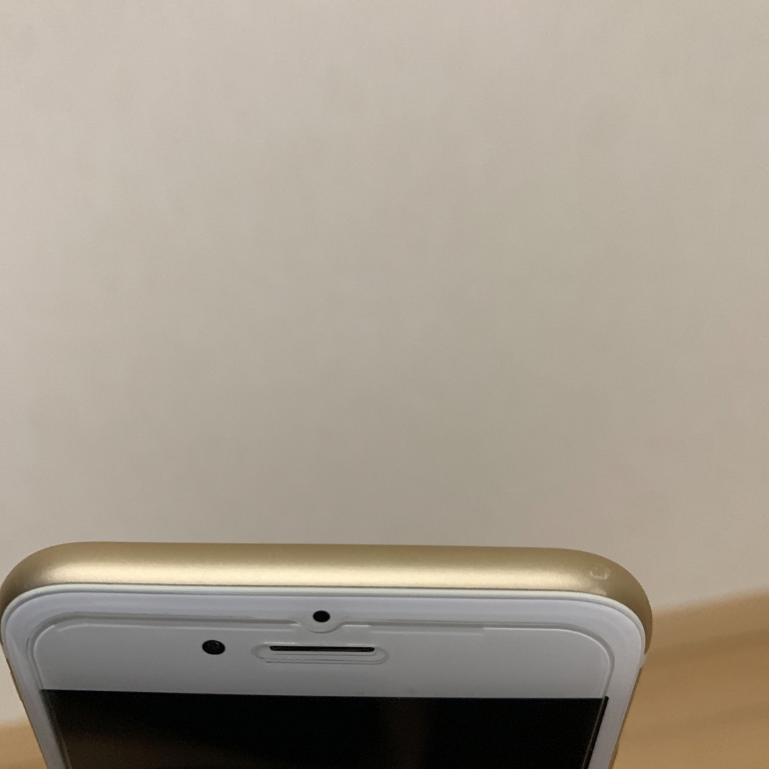 iPhone 6s  32GB ゴールド　SIMフリー スマホ/家電/カメラのスマートフォン/携帯電話(スマートフォン本体)の商品写真