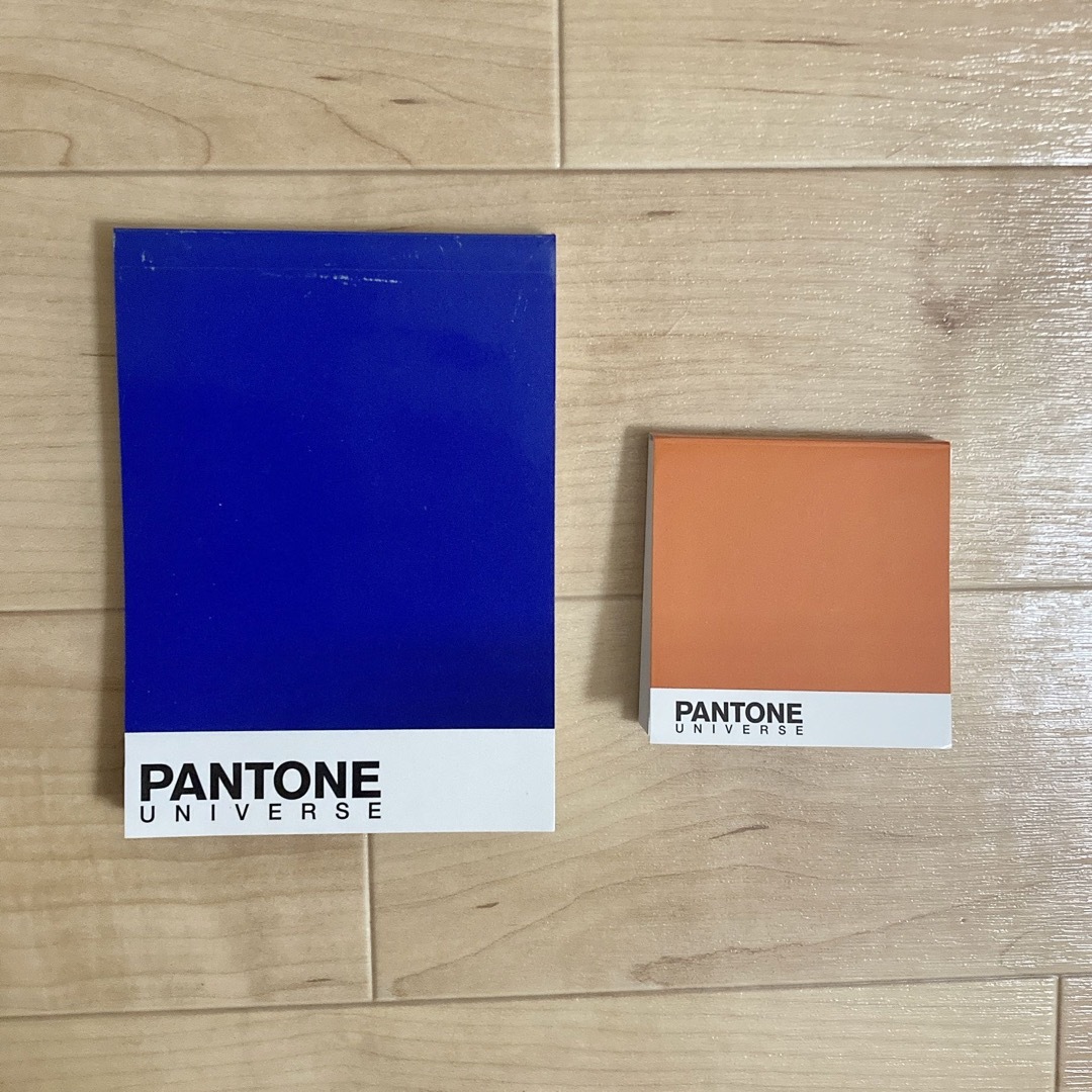 PANTONE(パントーン)のパントーン　PANTONE  メモ帳 インテリア/住まい/日用品の文房具(ノート/メモ帳/ふせん)の商品写真