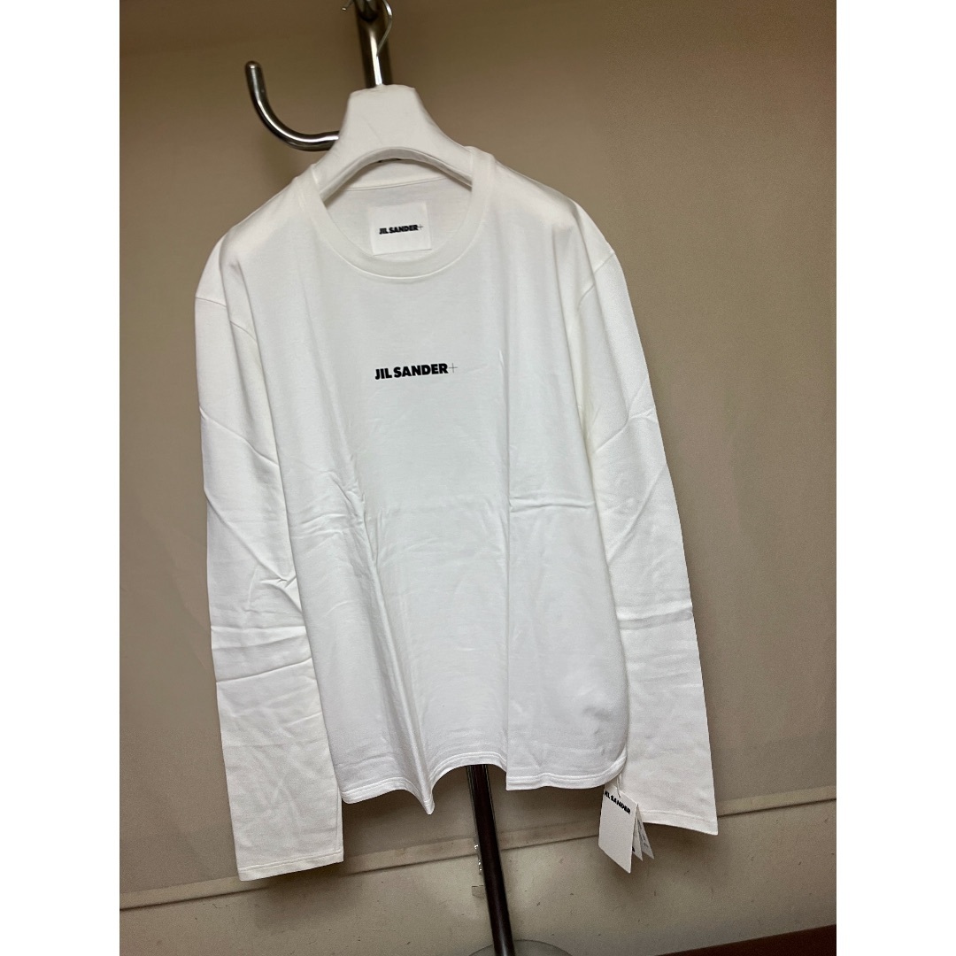 Jil Sander(ジルサンダー)の新品 XXL JIL SANDER 23aw 胸ロゴTシャツ 白 長袖 5962 メンズのトップス(Tシャツ/カットソー(七分/長袖))の商品写真