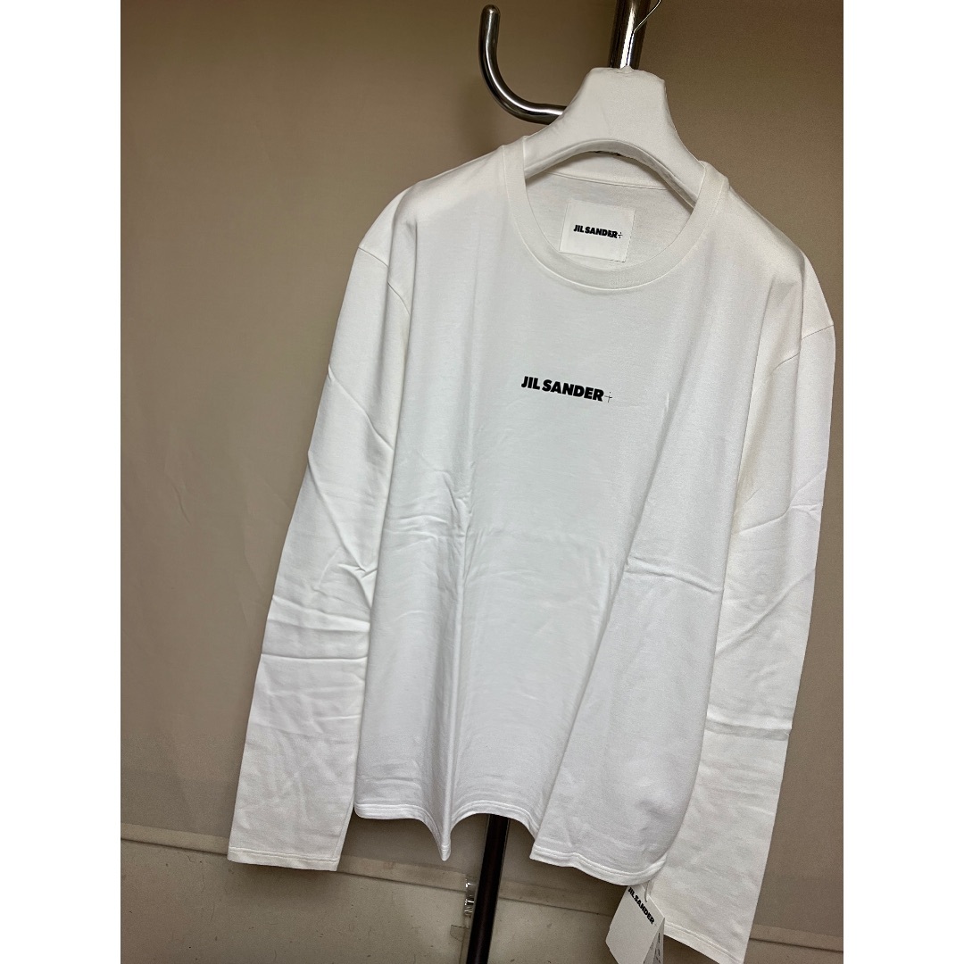 Jil Sander(ジルサンダー)の新品 XXL JIL SANDER 23aw 胸ロゴTシャツ 白 長袖 5962 メンズのトップス(Tシャツ/カットソー(七分/長袖))の商品写真