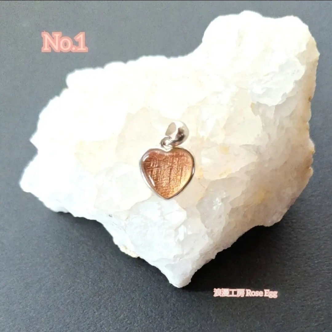 ギベオン メテオライト 隕石 ハート ピンクゴールド ペンダント シルバー製 レディースのアクセサリー(ネックレス)の商品写真