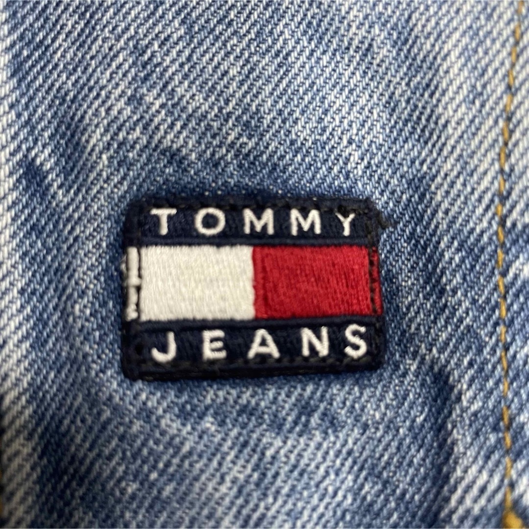 TOMMY JEANS(トミージーンズ)のTOMMY JEANS  LOONY TUNES  デニムジャケット　刺繍　XS レディースのジャケット/アウター(Gジャン/デニムジャケット)の商品写真