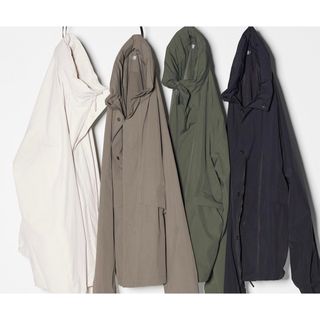 ユニクロ(UNIQLO)のユニクロ UNIQLO ウィンドプルーフスタンドブルゾン ブラウン L ブルゾン(ブルゾン)