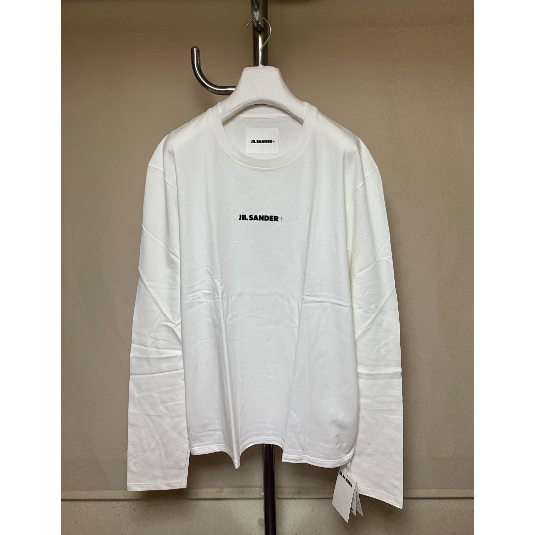 Maison Martin Margiela(マルタンマルジェラ)の新品 XL JIL SANDER 24ss 胸ロゴTシャツ 長袖 白 6048 メンズのトップス(Tシャツ/カットソー(七分/長袖))の商品写真