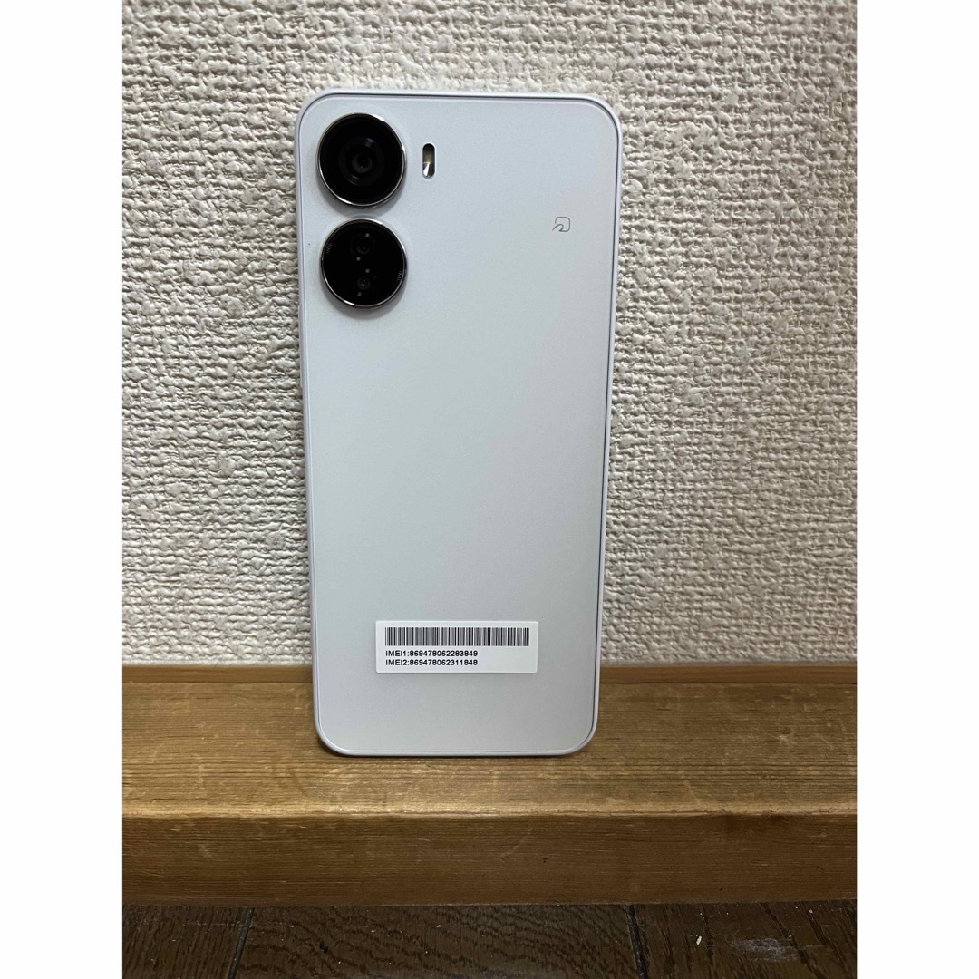 ZTE(ゼットティーイー)のLibero 5G IV ホワイト　新品未使用 スマホ/家電/カメラのスマートフォン/携帯電話(スマートフォン本体)の商品写真