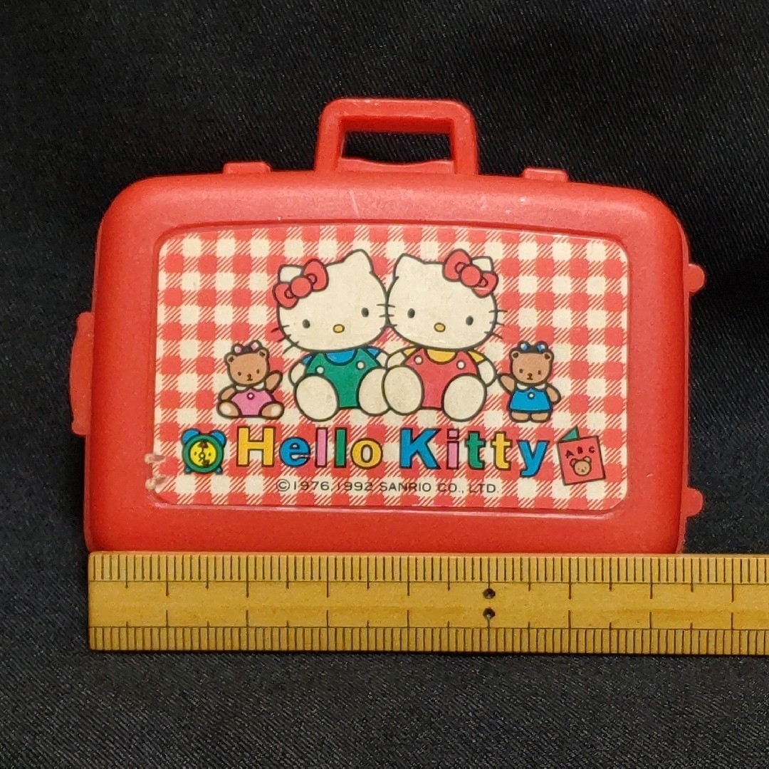 サンリオ - ハローキティ ミニチュアトランクケース レトロの サンリオ - ハローキティ ミニチュアトランクケース レトロの