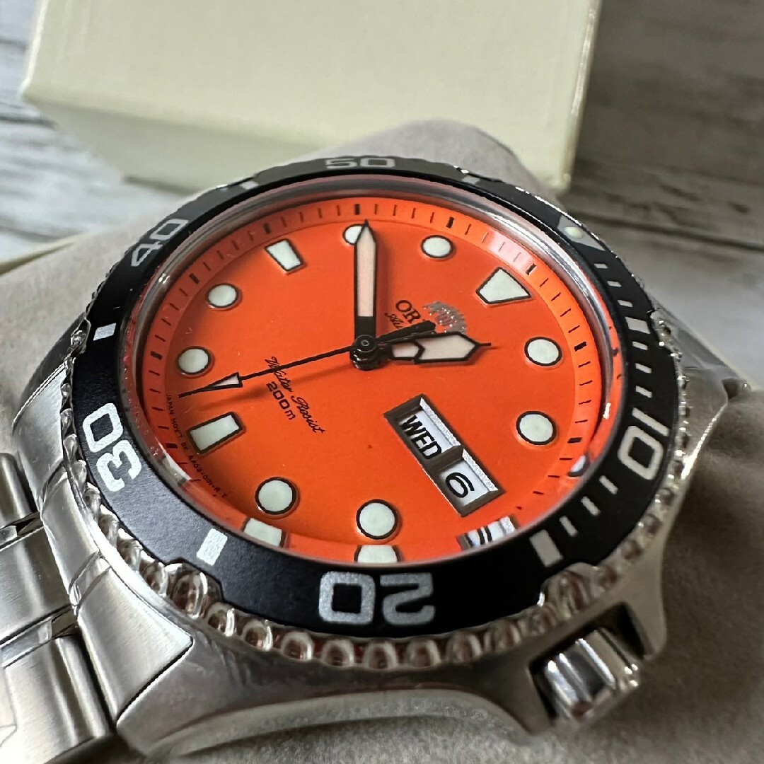 何年前の物でしょうか未使用 ORIENT DIVER  AA02-C8-C オレンジ 200m