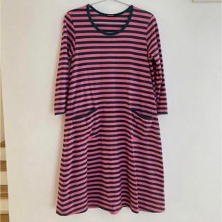 マリメッコ(marimekko)の【希少】marimekko ボーダーワンピース　XS グリーン×ピンク(ひざ丈ワンピース)