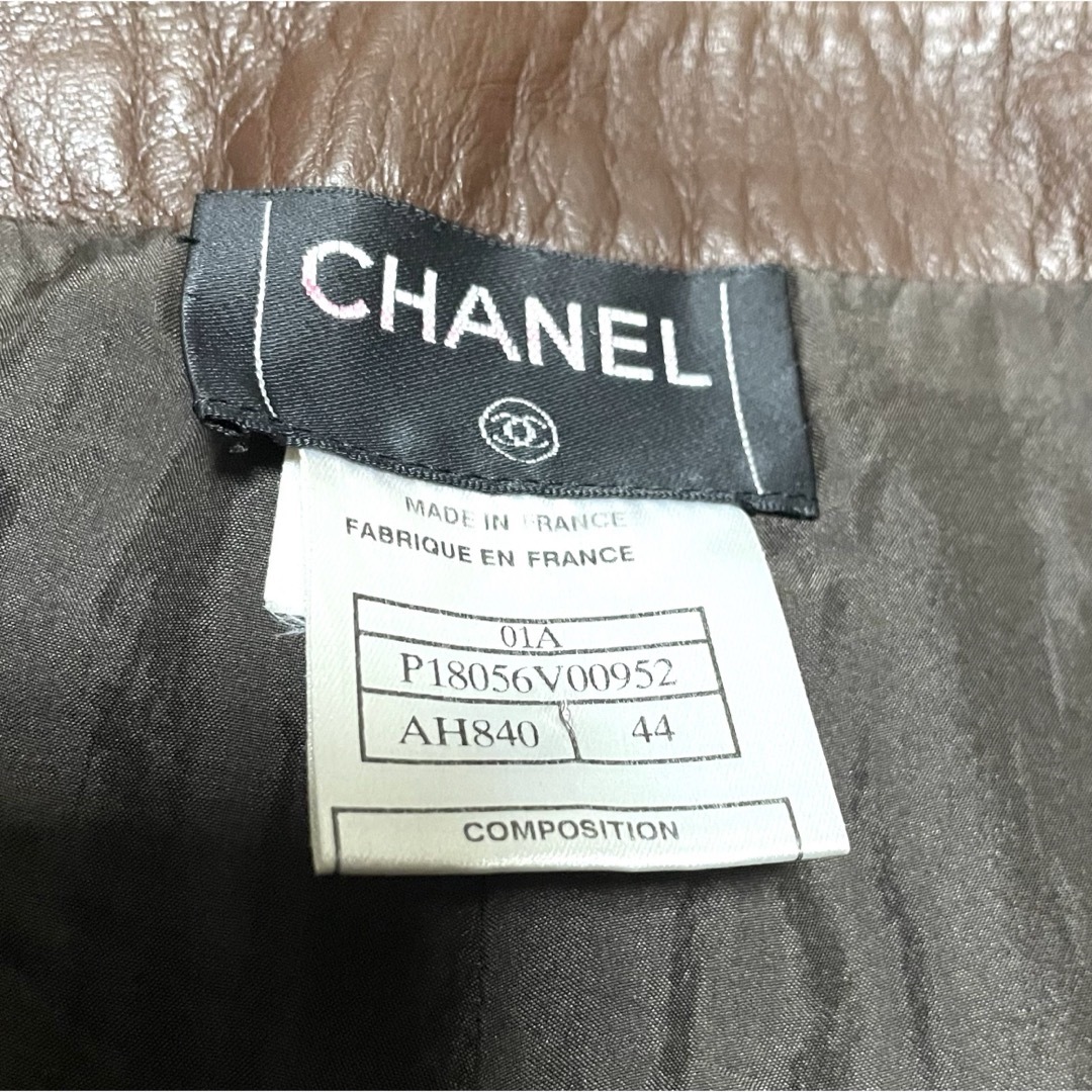 CHANEL(シャネル)のCHANEL シャネル　レザー パンツ レディースのパンツ(その他)の商品写真