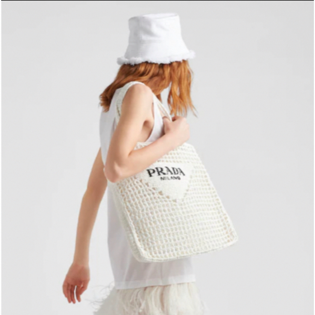 PRADA - ☆PRADA プラダ☆ラフィア トートバッグ 白の通販 by PRADA - ☆PRADA プラダ☆ラフィア トートバッグ 白の通販 by
