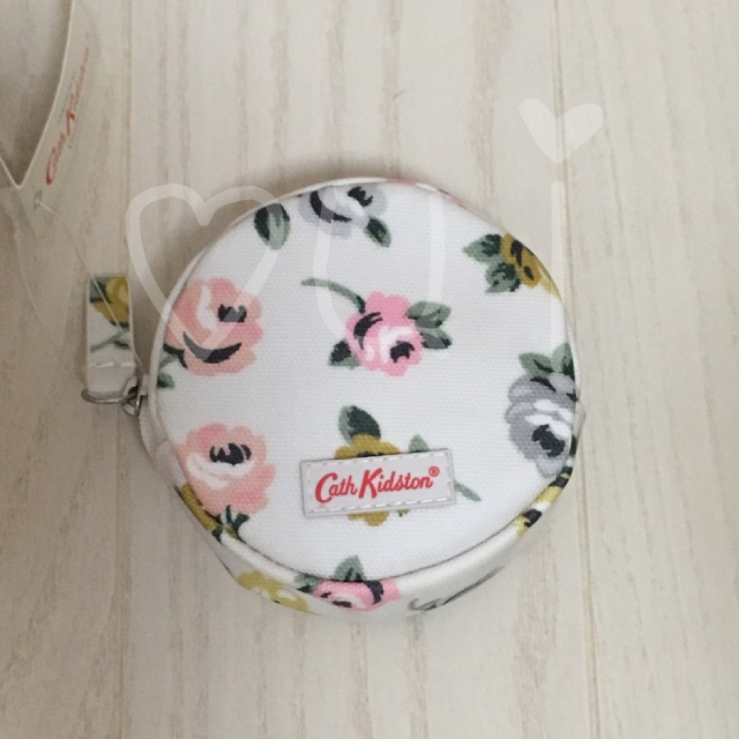 Cath Kidston(キャスキッドソン)のキャスキッドソン ローズ ラウンドコインケース バラ 薔薇 レディースのファッション小物(コインケース)の商品写真