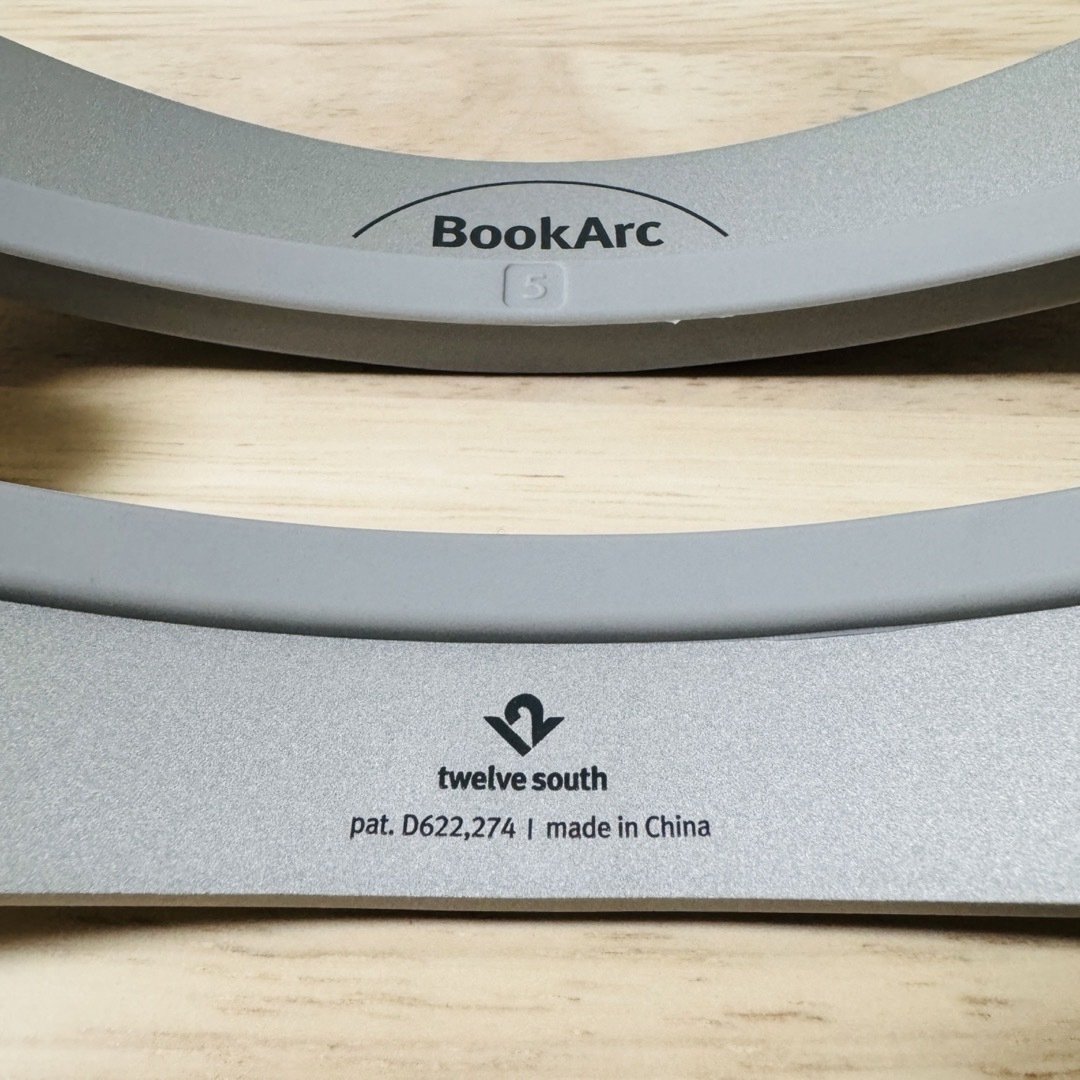 ノートパソコンスタンド MacBook対応 BookArc スペースグレイ スマホ/家電/カメラのPC/タブレット(その他)の商品写真