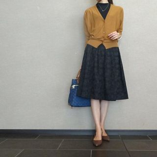 ユニクロ(UNIQLO)の【ほぼ未着用！】ミモレ丈スカート(ひざ丈スカート)