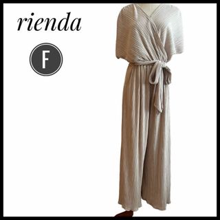 リエンダ(rienda)のオールインワン　rienda フリーサイズ　ベージュ　ポリエステル　半袖　パンツ(オールインワン)