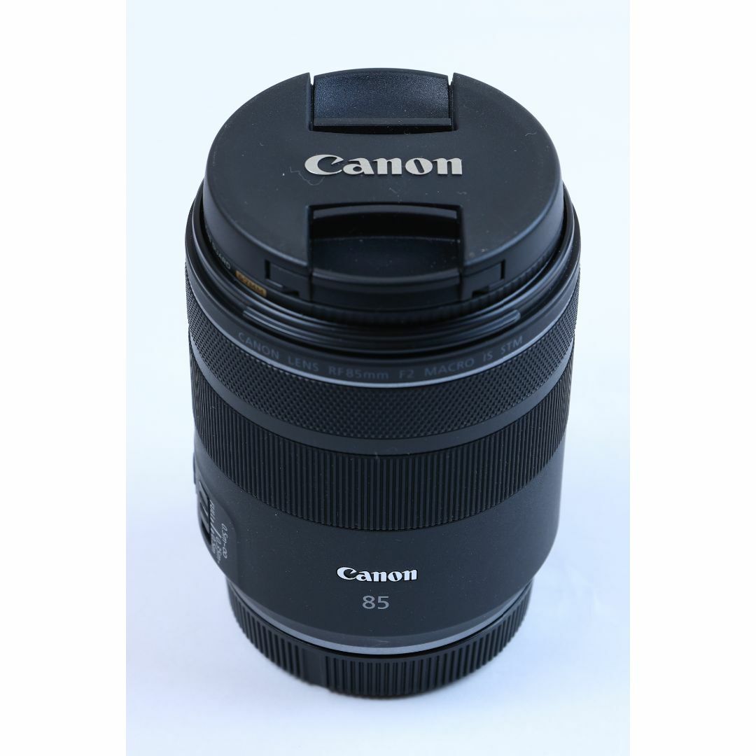 Canon(キヤノン)の【ボケを生かした撮影にお薦め】キヤノン RF85mm F2 マクロ IS STM スマホ/家電/カメラのカメラ(レンズ(単焦点))の商品写真