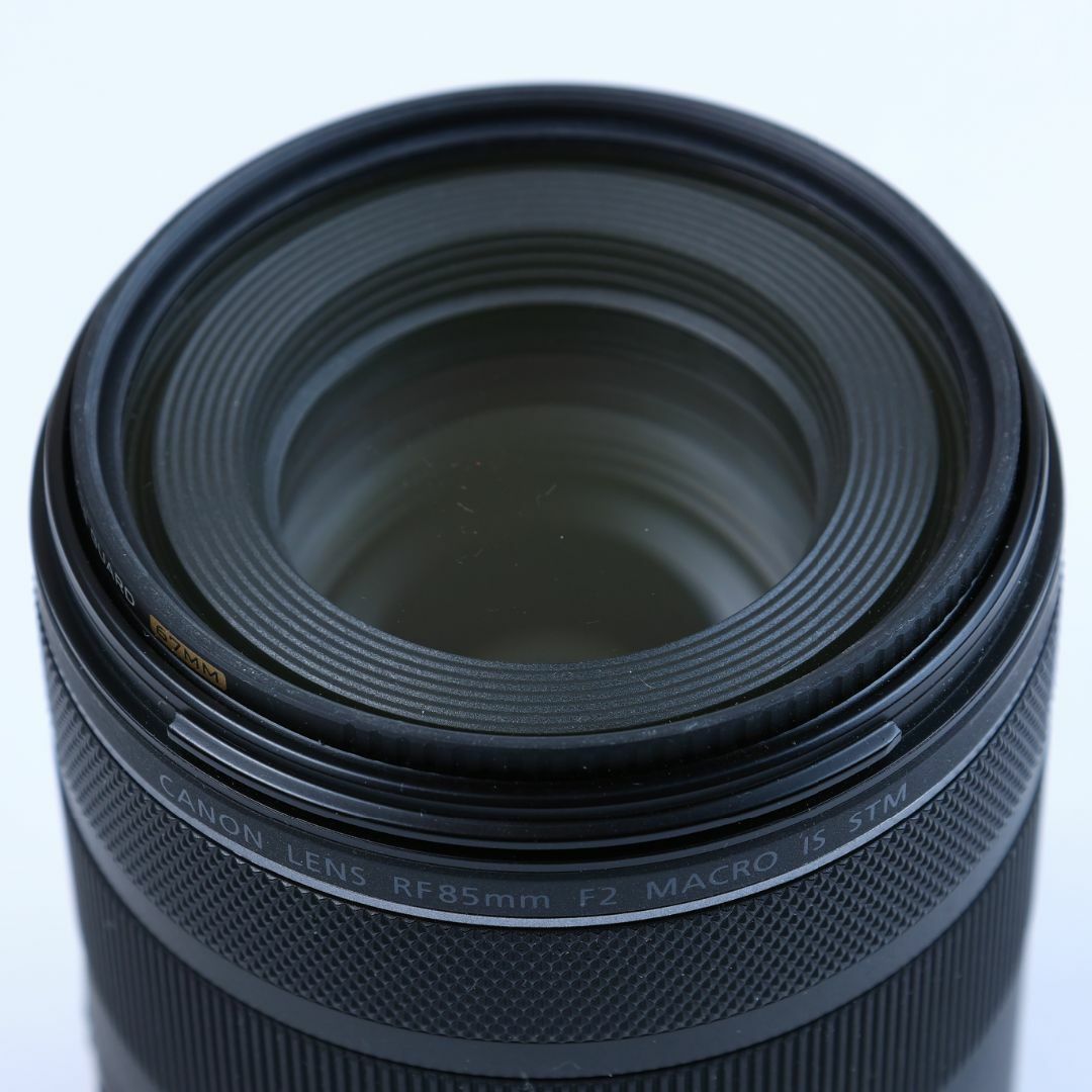 Canon(キヤノン)の【ボケを生かした撮影にお薦め】キヤノン RF85mm F2 マクロ IS STM スマホ/家電/カメラのカメラ(レンズ(単焦点))の商品写真