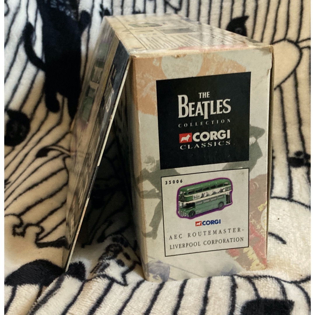 CORGI(コーギ)の新品 CORGIS THE BEATLES ザ・ビートルズ「二階建バス」コーギ エンタメ/ホビーのおもちゃ/ぬいぐるみ(ミニカー)の商品写真