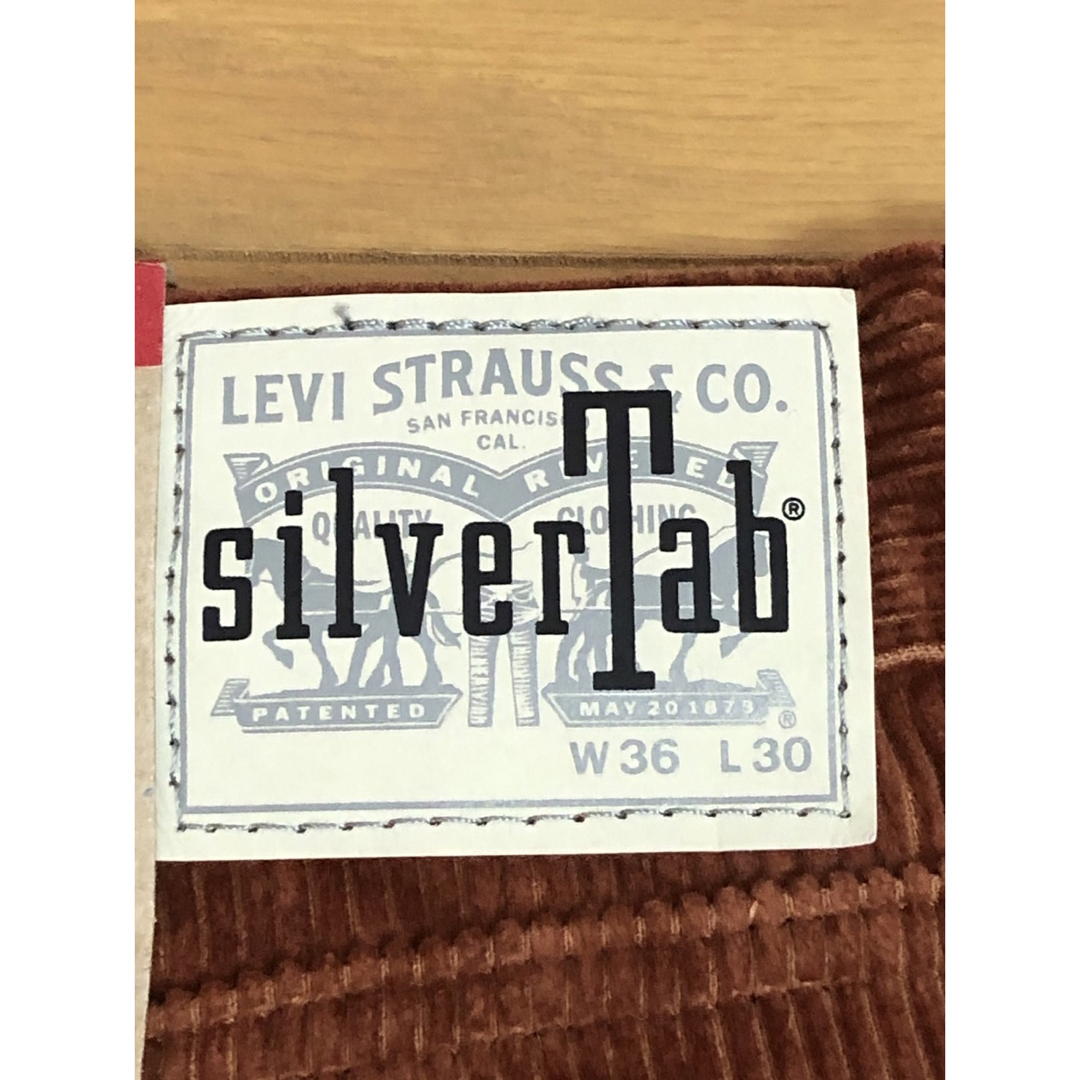 Levi's(リーバイス)のLevi's SilverTab LOOSE CARGOS CORDUROY メンズのパンツ(デニム/ジーンズ)の商品写真