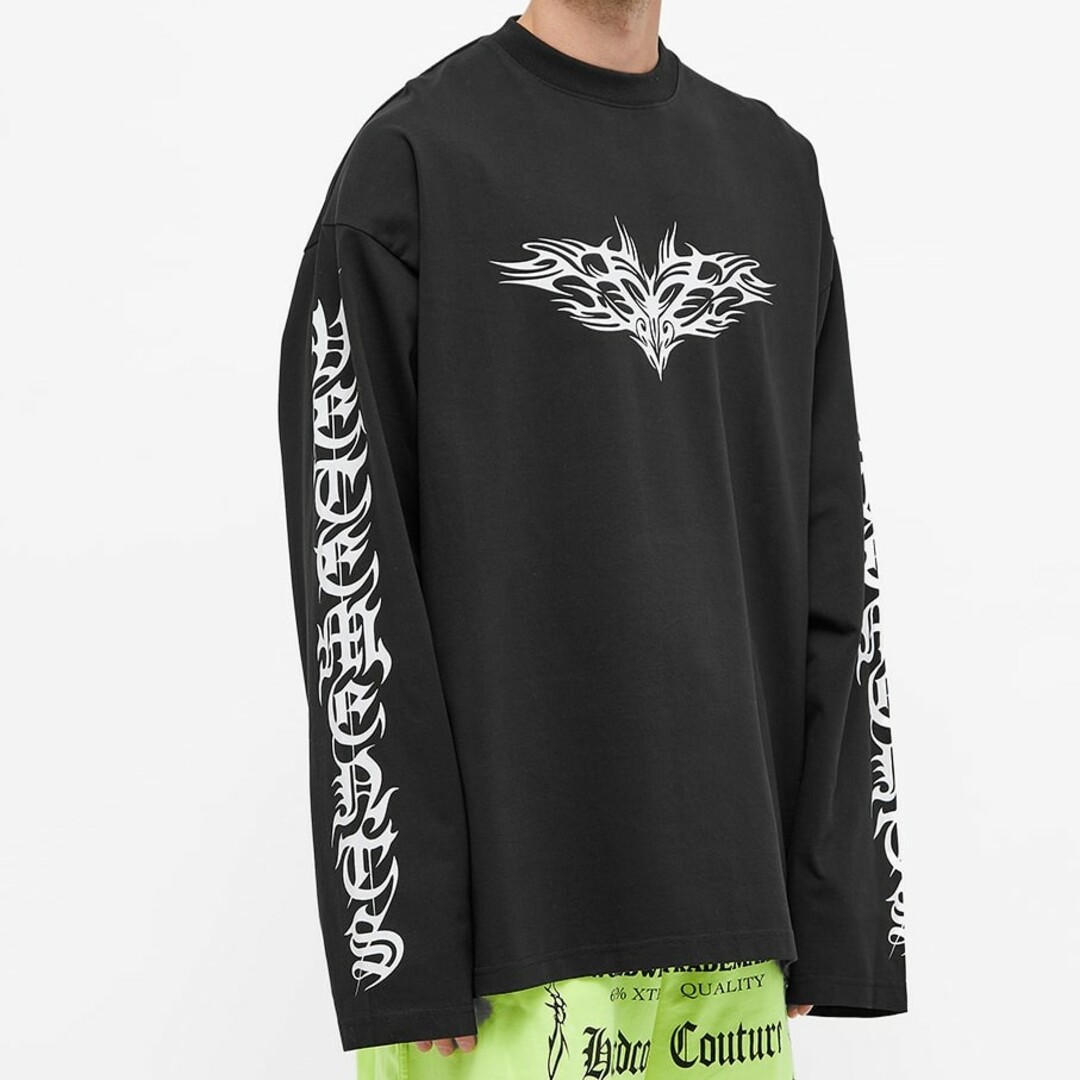 VETEMENTS(ヴェトモン)のVETEMENTS　ロンT　GOTHIC logo　M　ヴェトモン メンズのトップス(Tシャツ/カットソー(七分/長袖))の商品写真