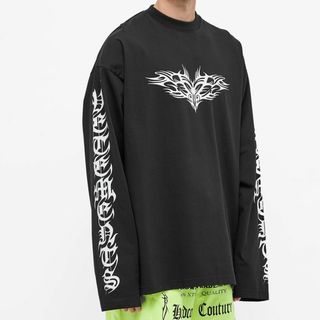 ヴェトモン(VETEMENTS)のVETEMENTS　ロンT　GOTHIC logo　M　ヴェトモン(Tシャツ/カットソー(七分/長袖))