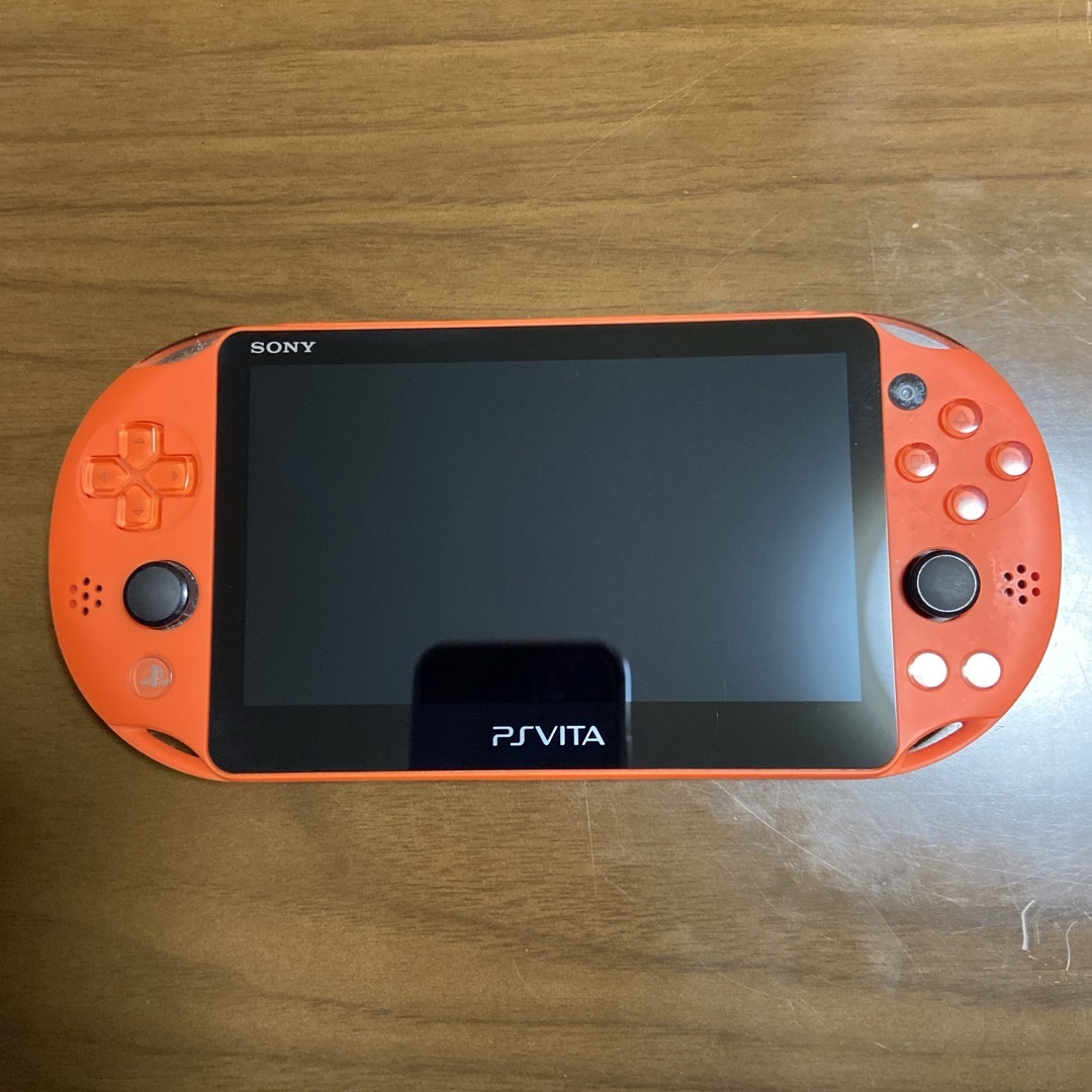 PlayStation Vita(プレイステーションヴィータ)のPlayStation VITA エンタメ/ホビーのゲームソフト/ゲーム機本体(携帯用ゲーム機本体)の商品写真