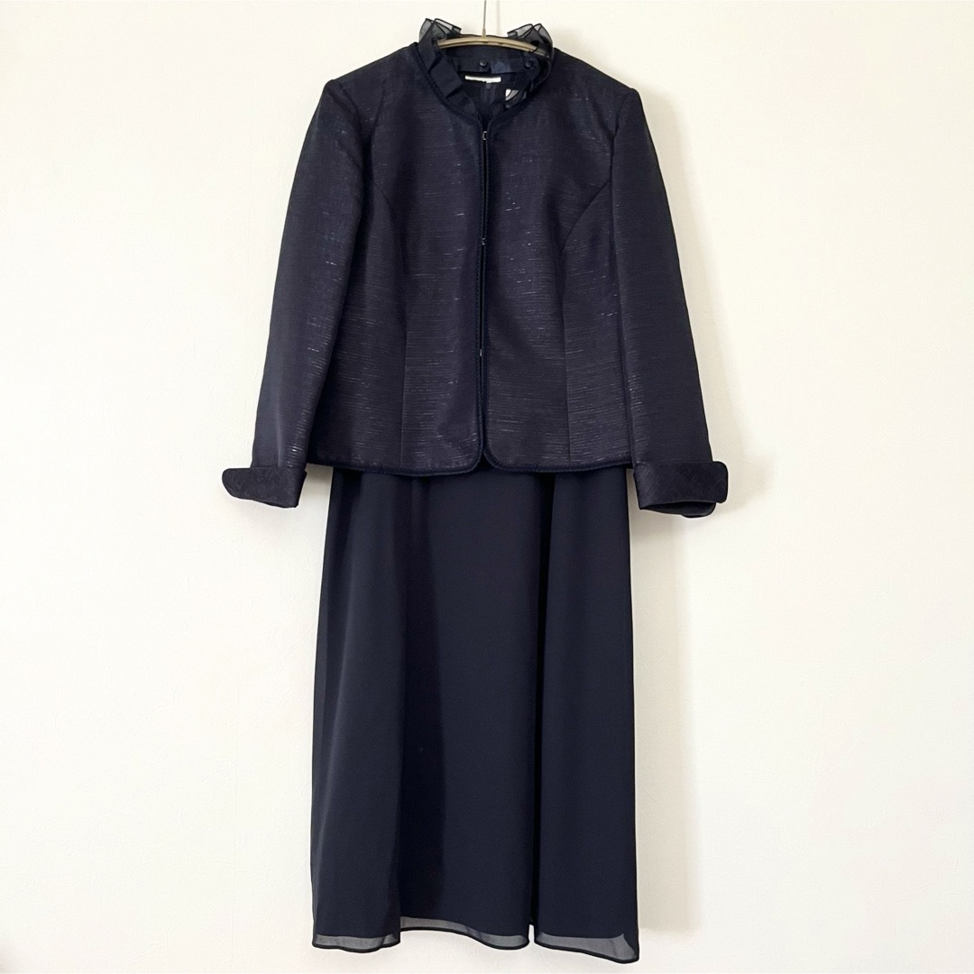 TOKYO SOIR(トウキョウソワール)のRIFANNE セレモニースーツ　15号　ワンピース　ジャケット　ラメ糸 レディースのフォーマル/ドレス(スーツ)の商品写真
