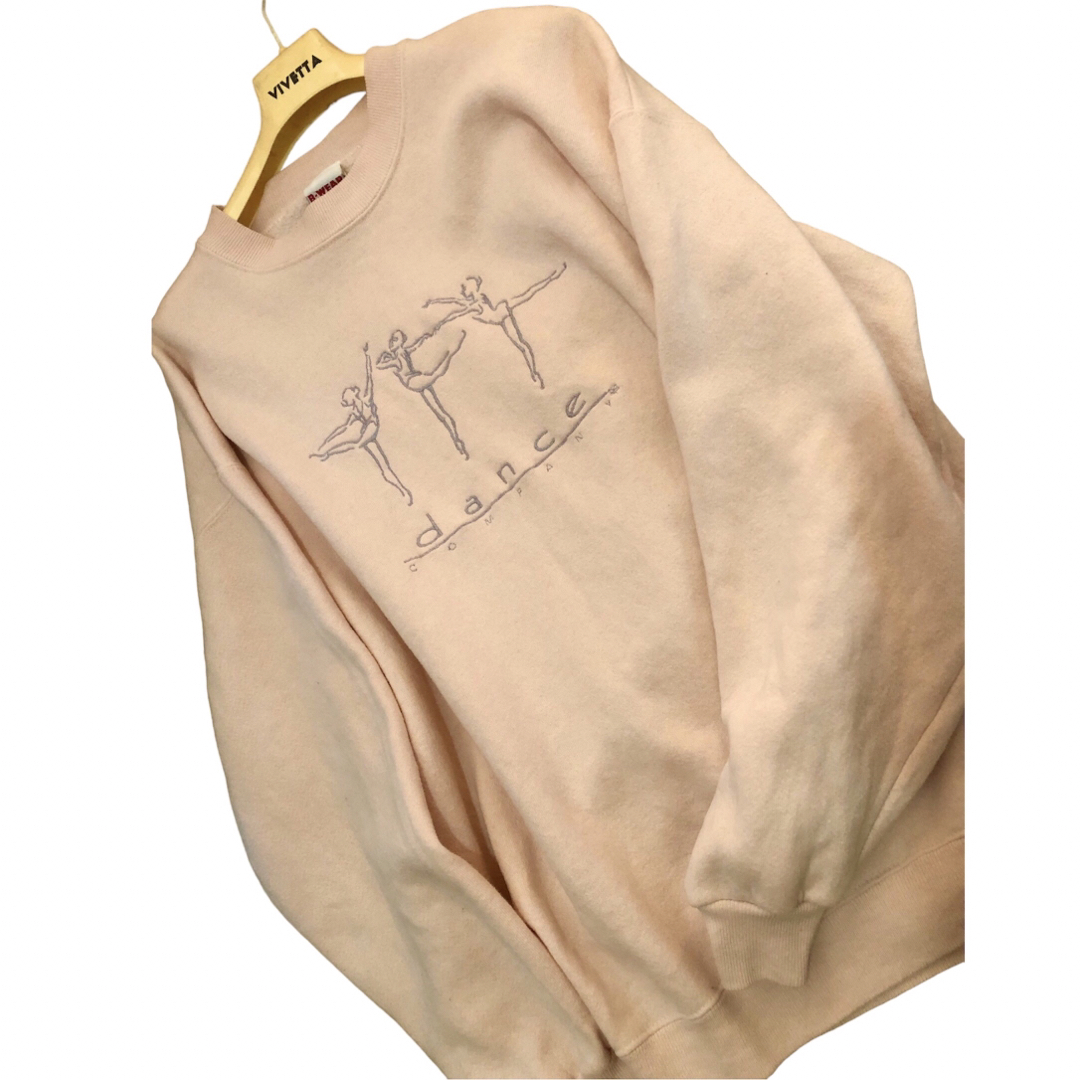 Lochie(ロキエ)の【フォロー割・送無料❗️】USA製 ダンス 刺繍 スウェット ピンク XL古着 レディースのトップス(トレーナー/スウェット)の商品写真