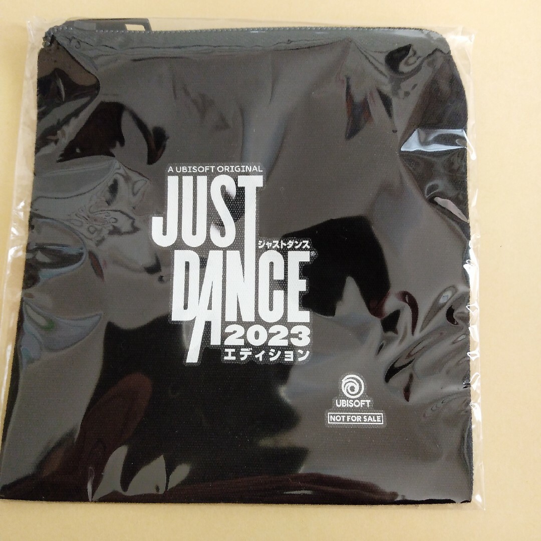 ジャストダンス 2023 オリジナルキャンバスポーチ エンタメ/ホビーのゲームソフト/ゲーム機本体(その他)の商品写真