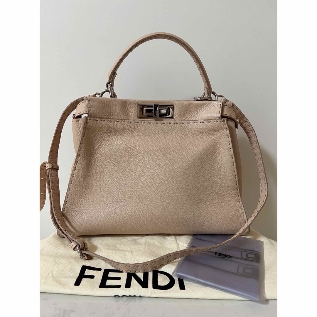 FENDI(フェンディ)のFENDIピーカブー♡セレリア レディースのバッグ(ハンドバッグ)の商品写真