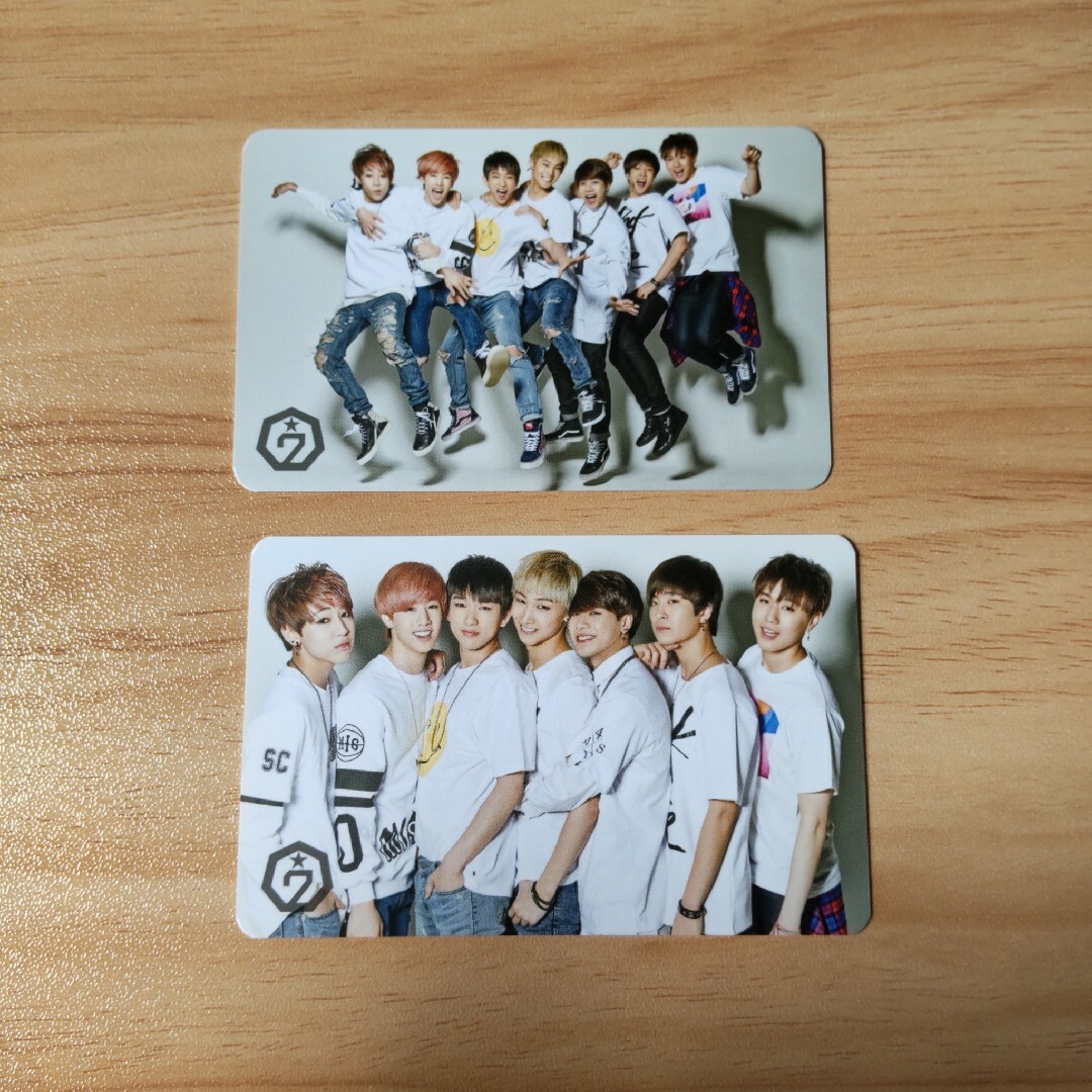 GOT7(ガットセブン)のGOT7  1st official goods pure フォトカード2枚 エンタメ/ホビーのタレントグッズ(アイドルグッズ)の商品写真