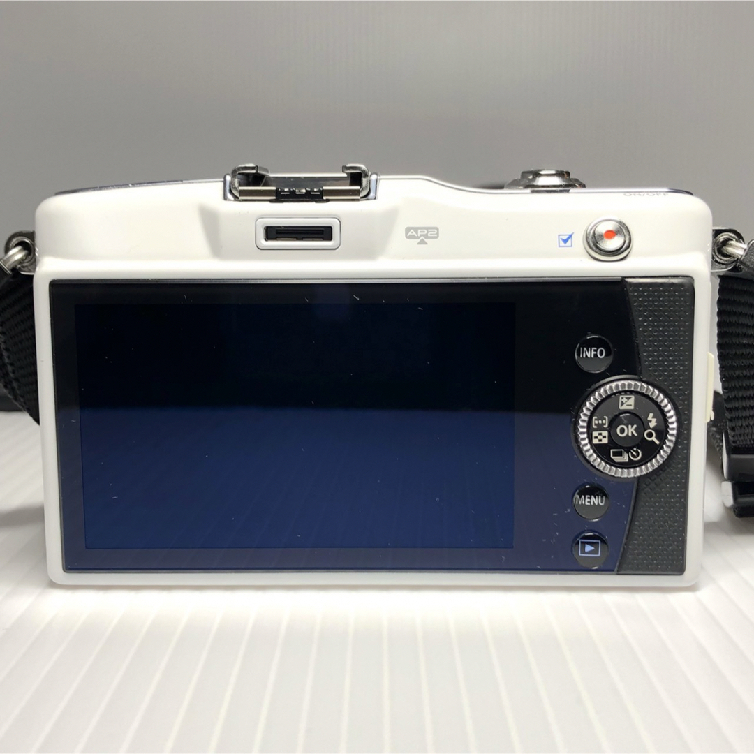 OLYMPUS(オリンパス)の美品 完全動品 オリンパス デジカメ PEN mini E-PM1 ダブルレンズ スマホ/家電/カメラのカメラ(デジタル一眼)の商品写真