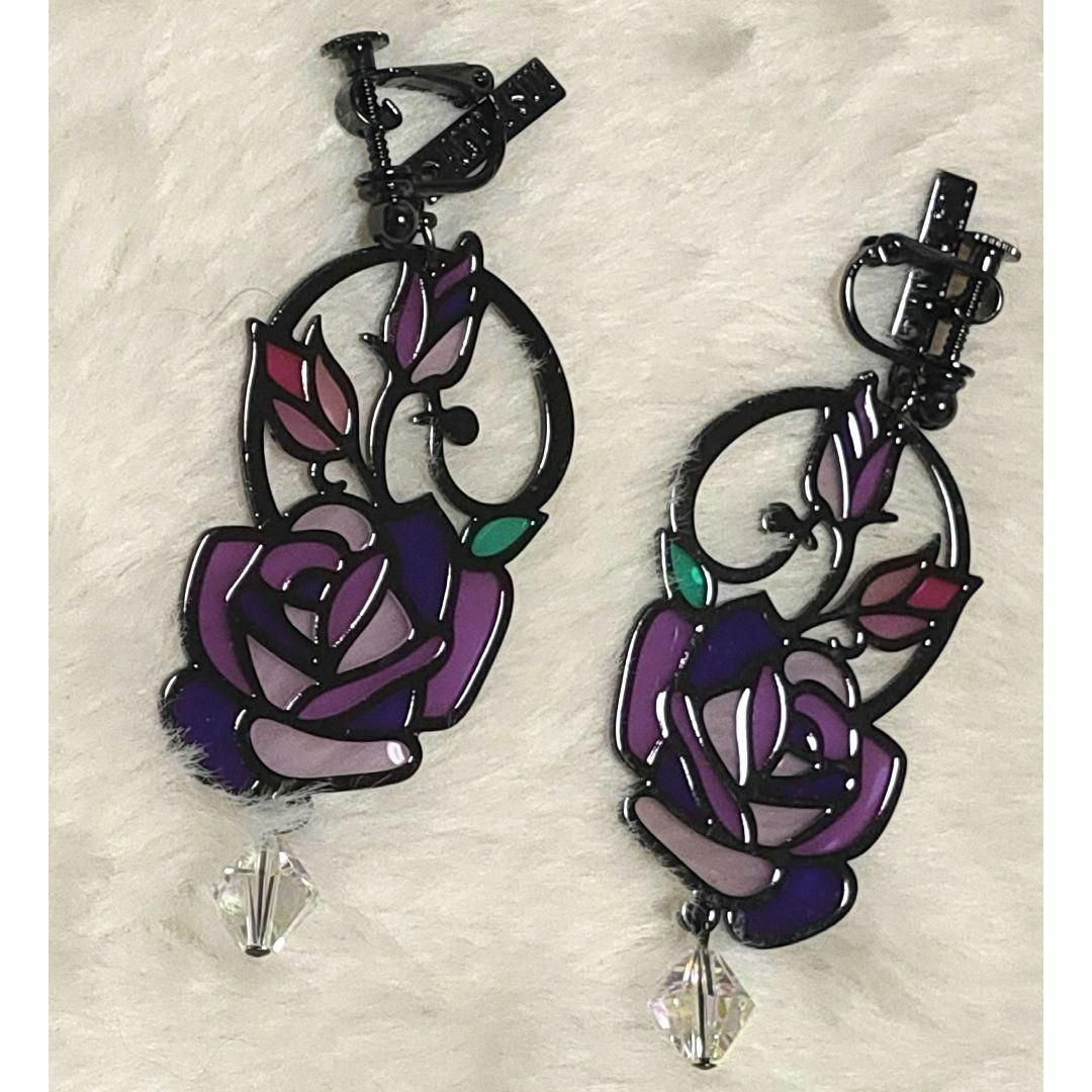 ANNA SUI(アナスイ)の新品未使用 タグ付き　アナスイ　イヤリング　ステンドグラス　薔薇　花　ガラス レディースのアクセサリー(イヤリング)の商品写真