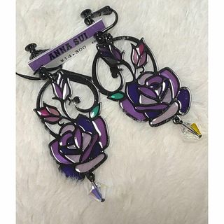 アナスイ(ANNA SUI)の新品未使用 タグ付き　アナスイ　イヤリング　ステンドグラス　薔薇　花　ガラス(イヤリング)