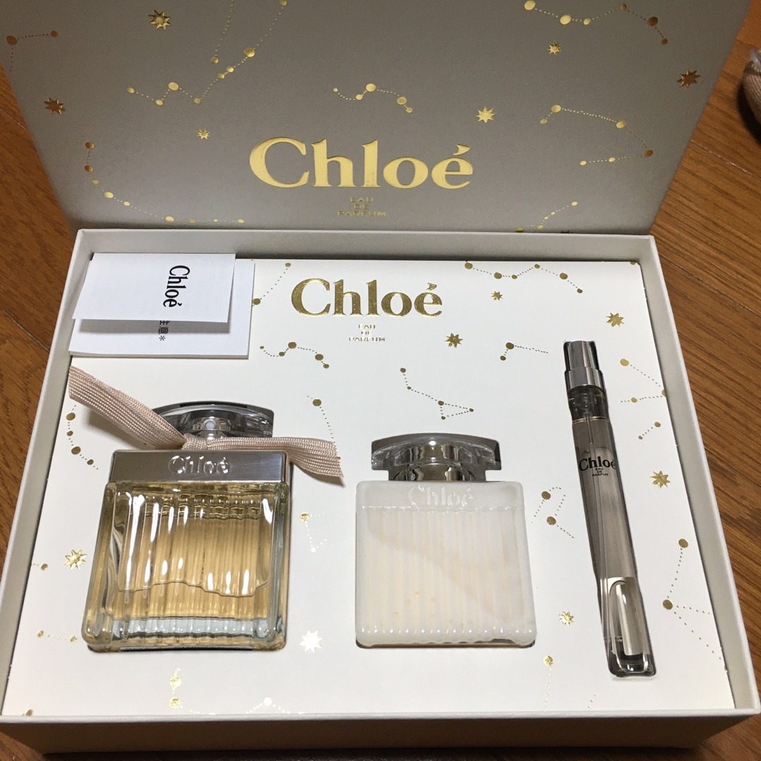 Chloe(クロエ)の新品 chloe クロエ オードパルファム75mlホリデーセット 香水3点ギフト コスメ/美容の香水(香水(女性用))の商品写真