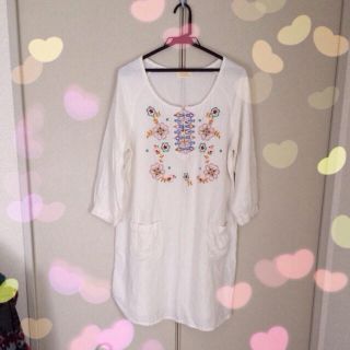 ダブルクローゼット(w closet)の刺繍ワンピース(ひざ丈ワンピース)