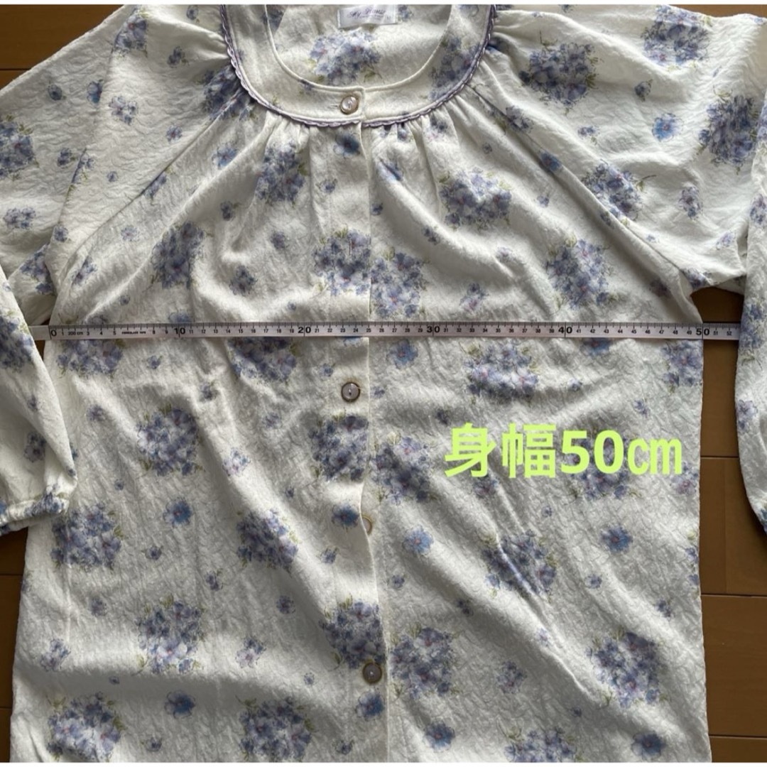 花柄　パジャマ上下　Mサイズ レディースのルームウェア/パジャマ(パジャマ)の商品写真