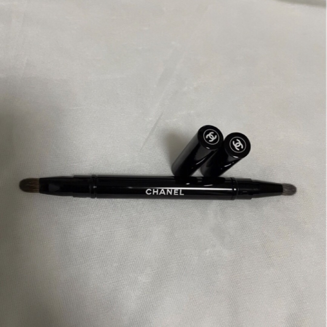 CHANEL(シャネル)のシャネルパンソーデュオ アイシャドウブラシ コスメ/美容のメイク道具/ケアグッズ(ブラシ・チップ)の商品写真