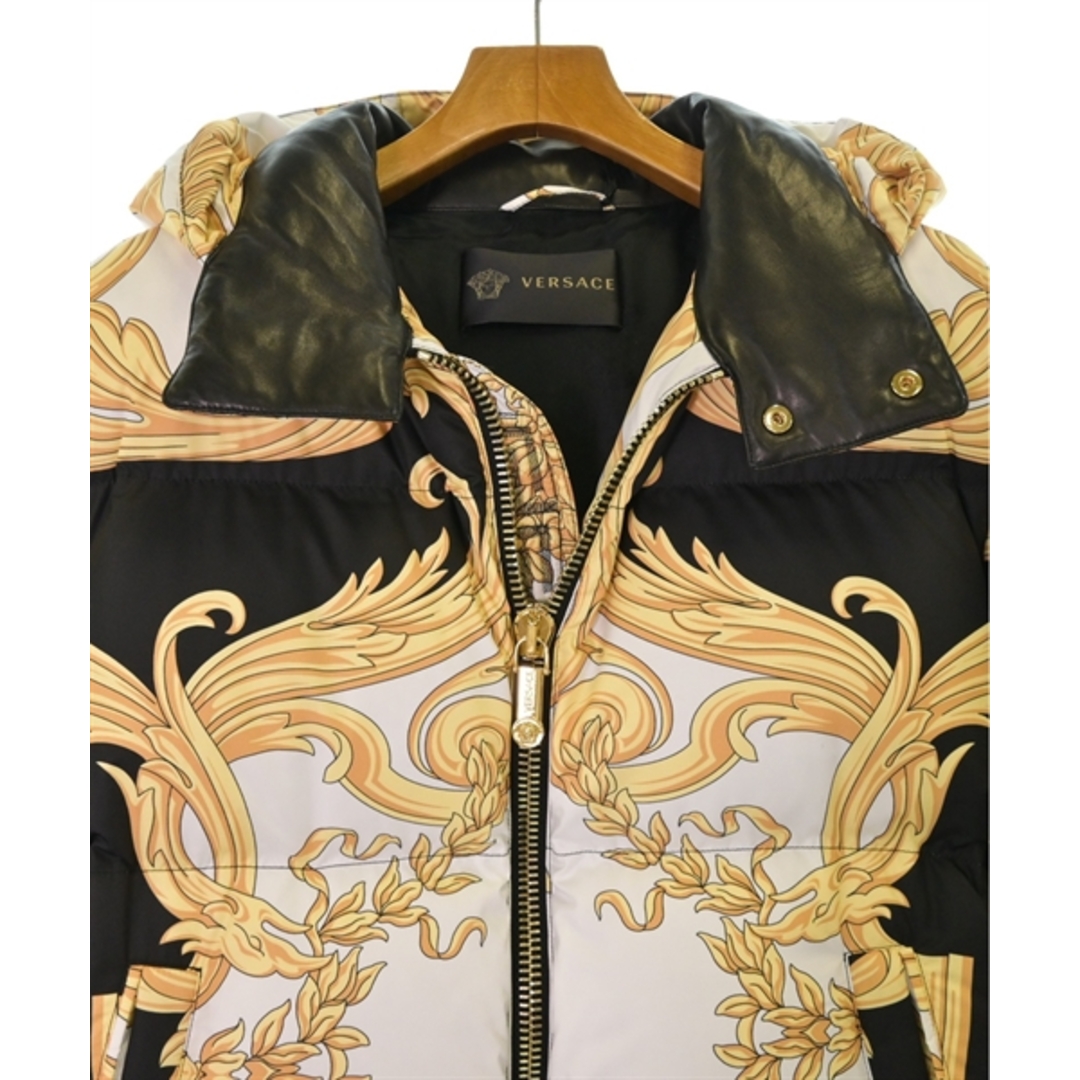 VERSACE(ヴェルサーチ)のVERSACE ダウンジャケット/ダウンベスト 48(L位) 【古着】【中古】 メンズのジャケット/アウター(ダウンジャケット)の商品写真