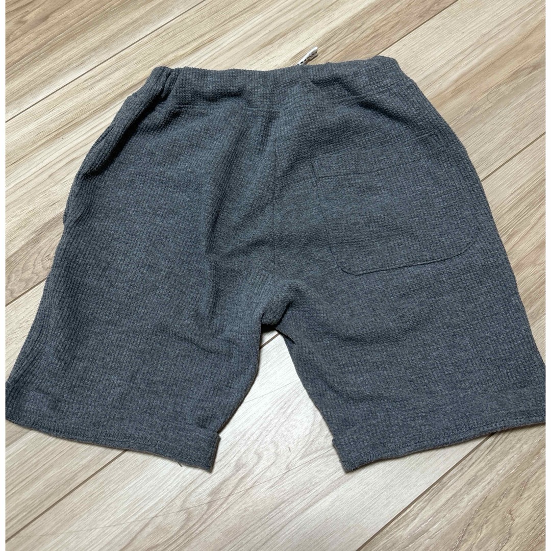 110センチ★半ズボン グレー　男の子 キッズ/ベビー/マタニティのキッズ服男の子用(90cm~)(パンツ/スパッツ)の商品写真