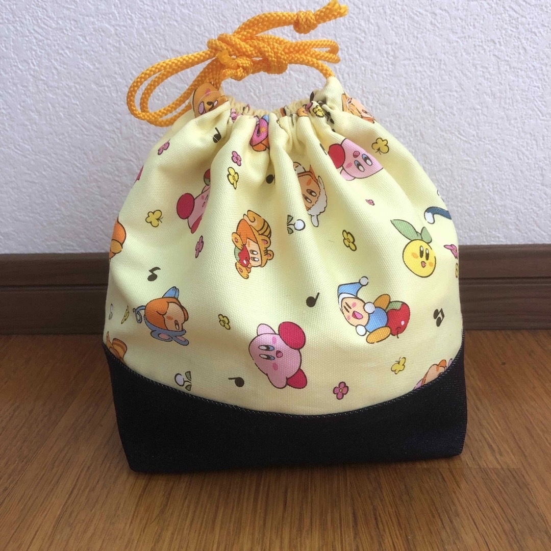 ハンドメイド お弁当袋 ⑤ きいろ×デニム キッズ/ベビー/マタニティのこども用バッグ(ランチボックス巾着)の商品写真