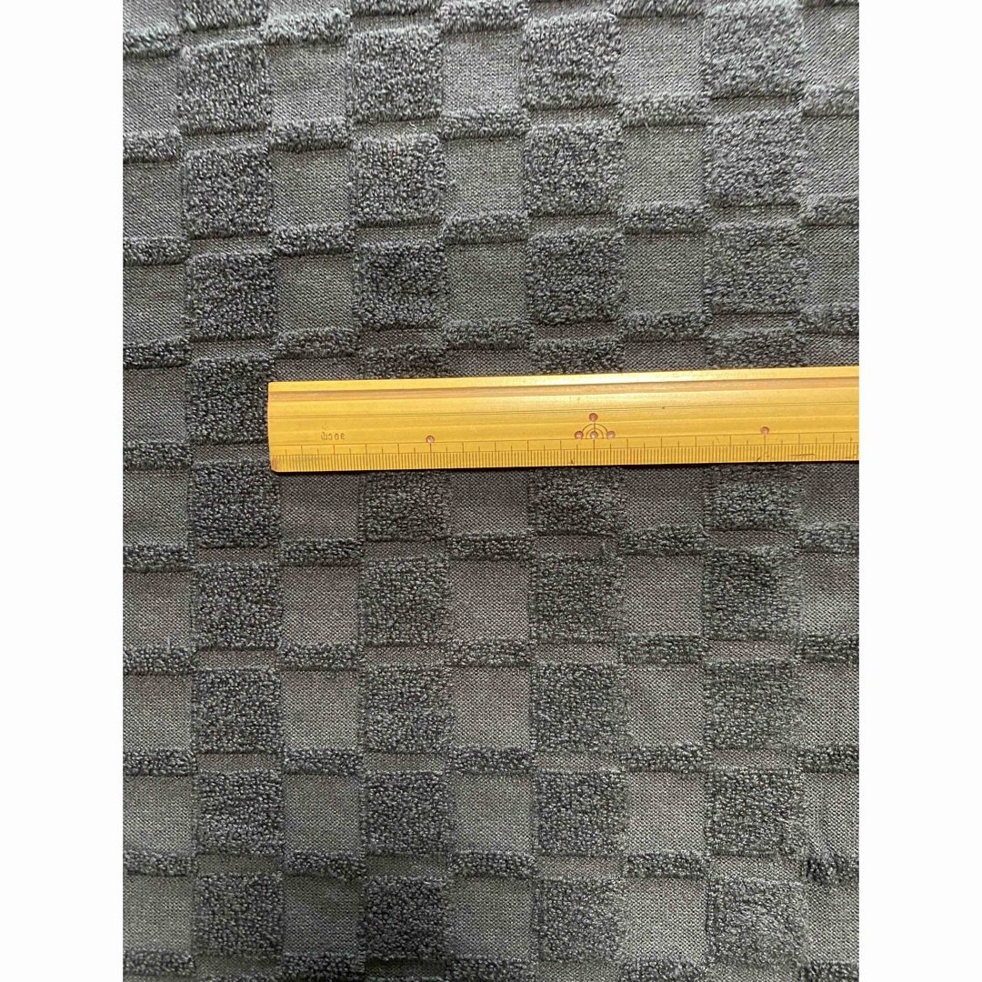 ニット生地　パイルジャガード　格子柄　黒 ハンドメイドの素材/材料(生地/糸)の商品写真