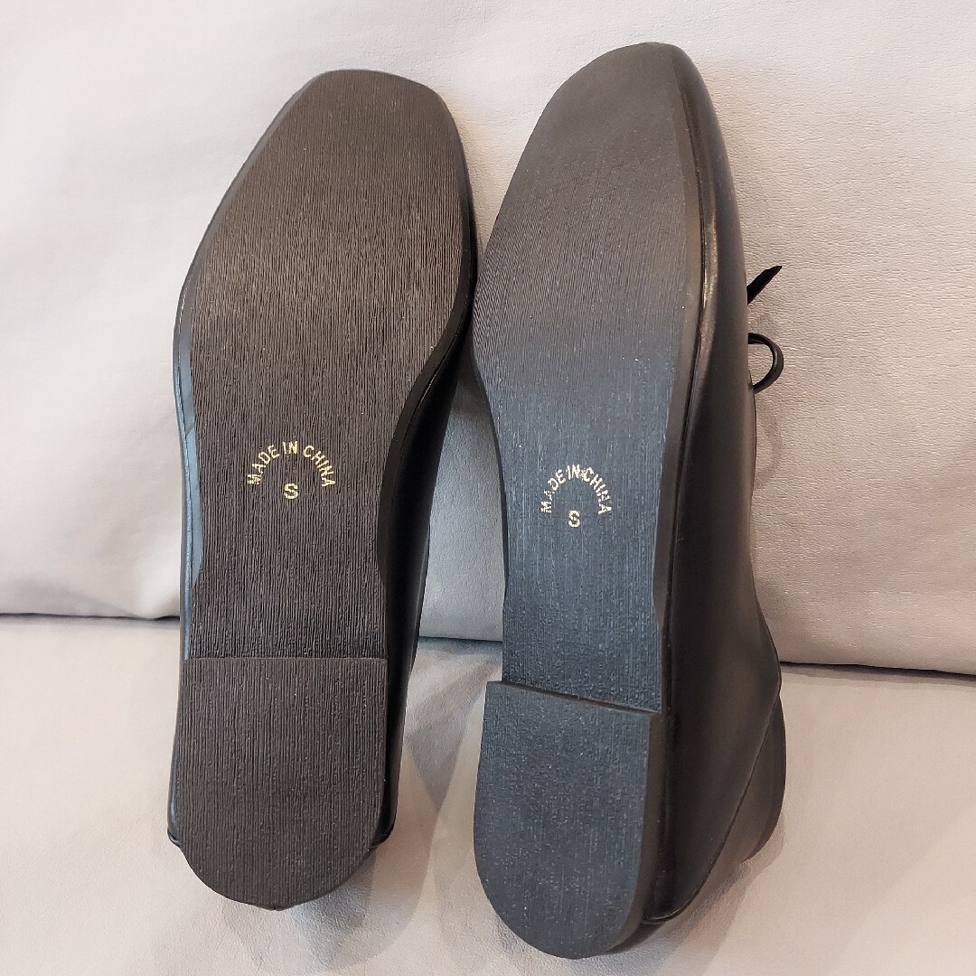 【新品】chiii vivian スクエアトゥリボンバブーシュ パンプス 黒 レディースの靴/シューズ(ハイヒール/パンプス)の商品写真