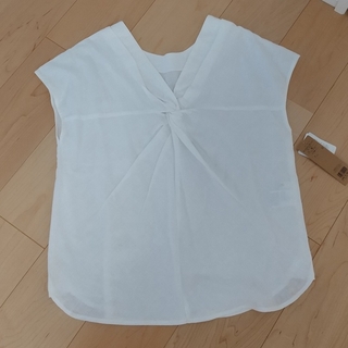 オゾック(OZOC)のOZOC☆トップス 新品未使用タグ付(Tシャツ(半袖/袖なし))