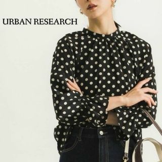 アーバンリサーチ(URBAN RESEARCH)のクラシカルに可愛い♪ ドット　ボリュームスリーブブラウス　フリー　ブラック(シャツ/ブラウス(長袖/七分))