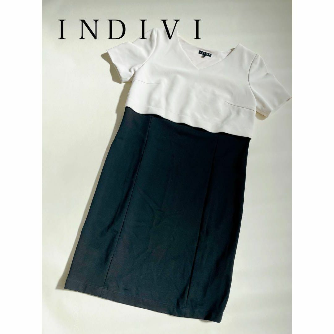 INDIVI(インディヴィ)のデート服に♡INDIVI ワンピース　バイカラー　36 ひざ丈　切替　Vネック レディースのワンピース(ひざ丈ワンピース)の商品写真