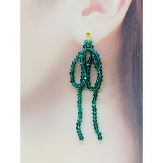 ビーズリボンピアス　⭐︎金属アレルギー対応　グリーン　(ピアス)