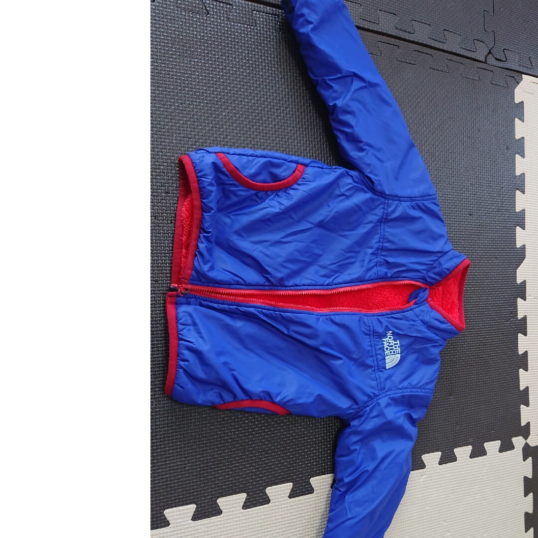 THE NORTH FACE(ザノースフェイス)のリバーシブルコージージャケット キッズ/ベビー/マタニティのキッズ服男の子用(90cm~)(ジャケット/上着)の商品写真