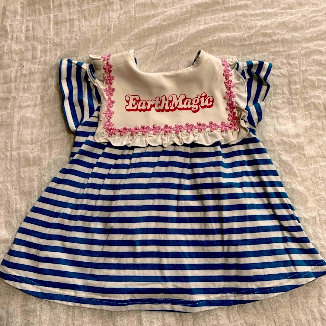 EARTHMAGIC(アースマジック)のアースマジック トップス 130 キッズ/ベビー/マタニティのキッズ服女の子用(90cm~)(Tシャツ/カットソー)の商品写真